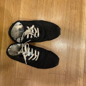 Tom’s women’s sneakers black size 7.5